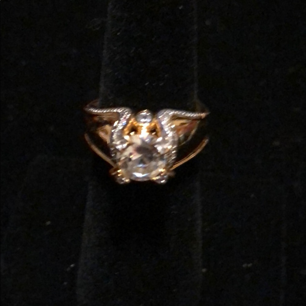 Ring - Picture 2 of 6